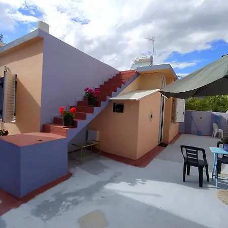 Traditional Detached House With Yard In 別荘