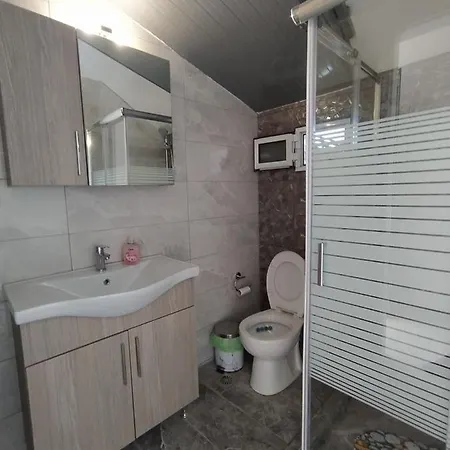 Semesterbostad Traditional Detached House With Yard In *