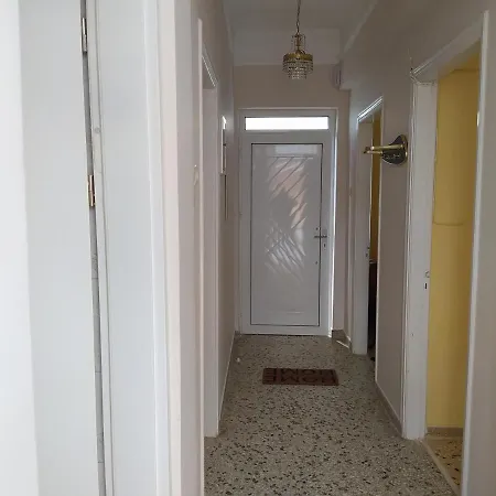 Traditional Detached House With Yard In * Kalamáta