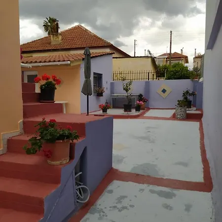 Semesterbostad Traditional Detached House With Yard In *