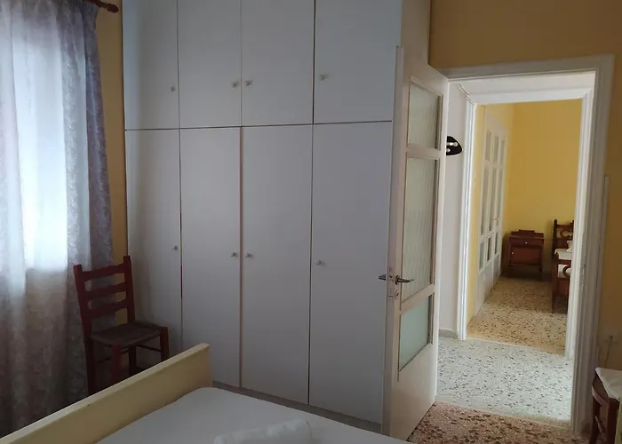 Tatil Evi Traditional Detached House With Yard In Kalamata
