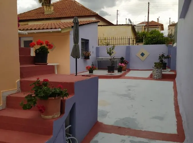 Tatil Evi Traditional Detached House With Yard In *